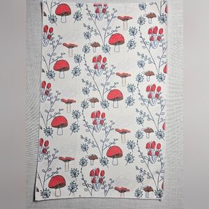 Large Microfiber Towel Wild Mushroom Print White on Reverse ~26.5" x 17.25" New
